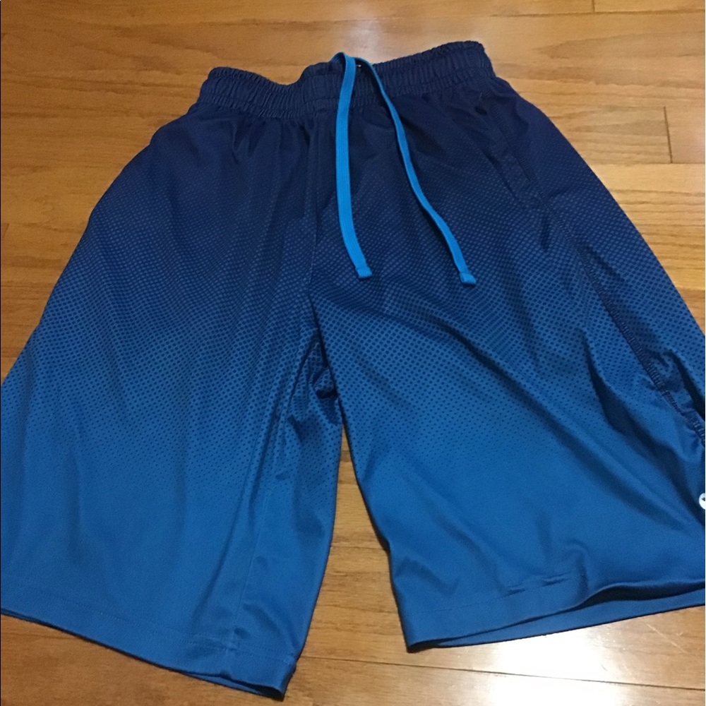 💙gradient basketball shorts 💙